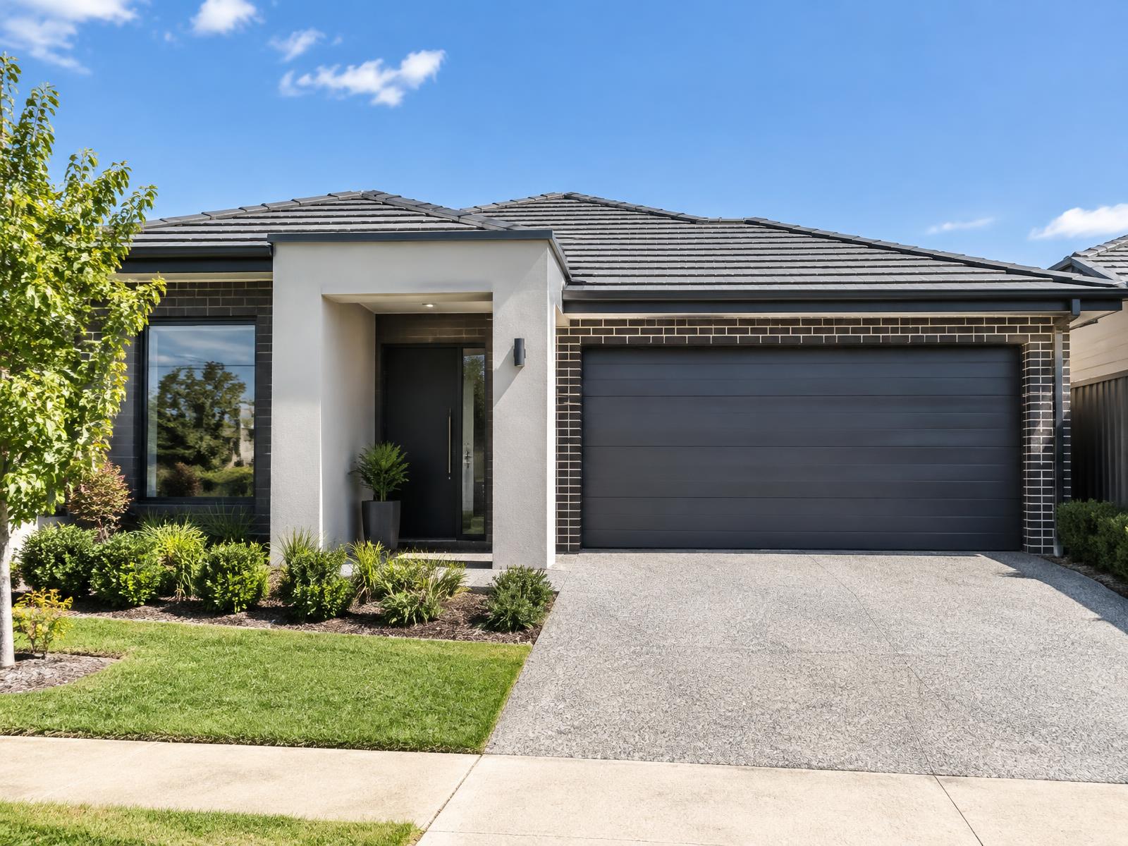 Garage door services in Chuwar